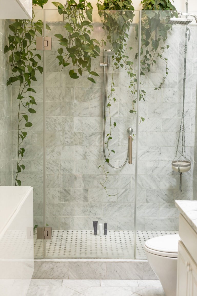 Small Bathroom, Big Impact: Design Tips for Tiny Spaces